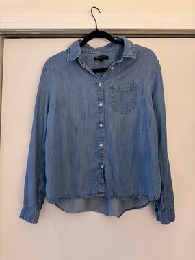 Banana Republic Madison Denim Chambray Button-Front Shirt M